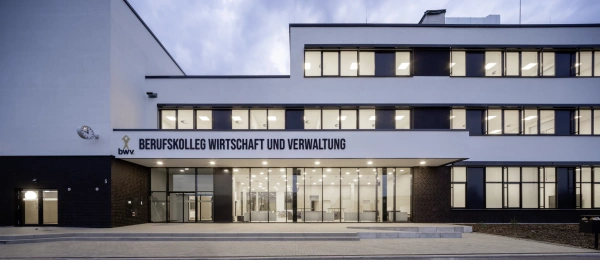 Ansicht Eingangsbereich Berufskolleg Remscheid